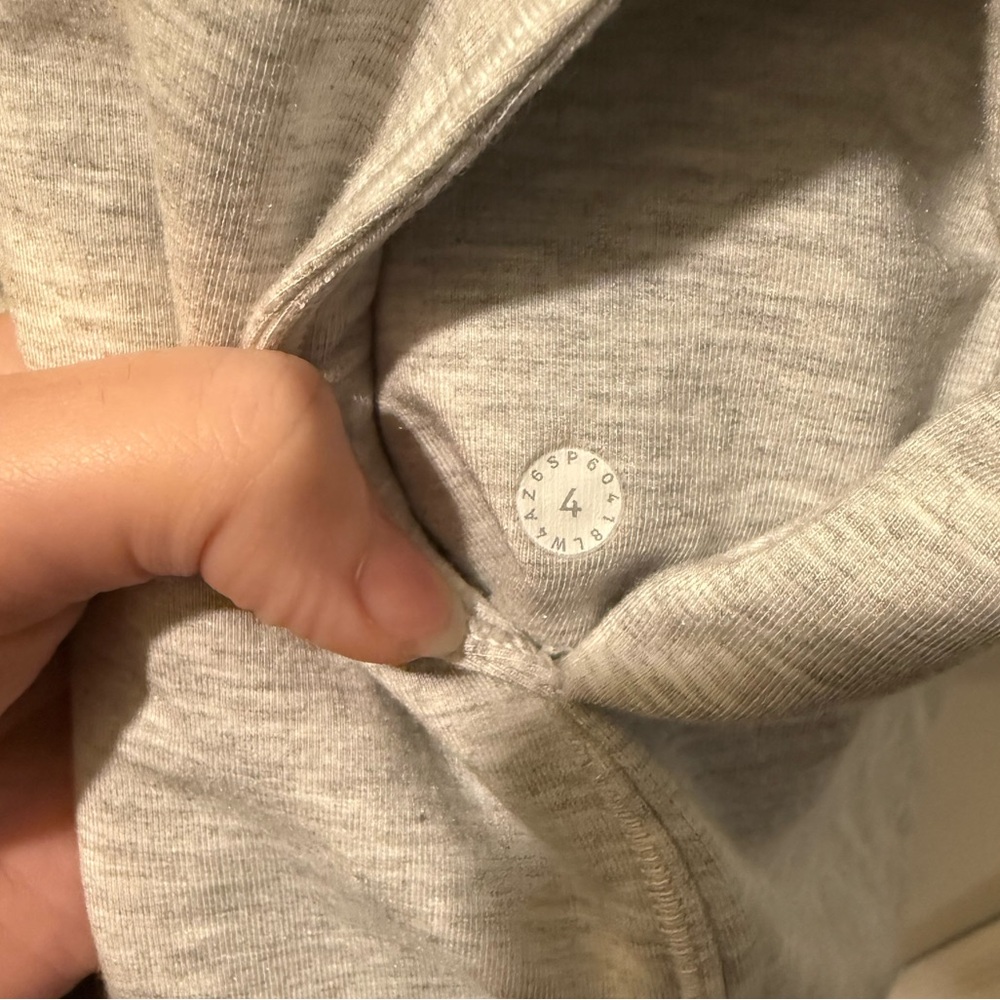 Lululemon Coast Easy Wrap Heathered Core Ultra Light Gray | SIZE: 4 - Picture 8 of 10